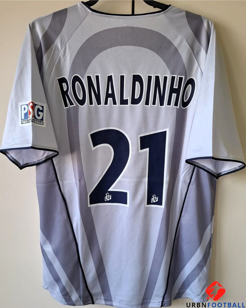 RONALDINHO 2001-02 (Psg)