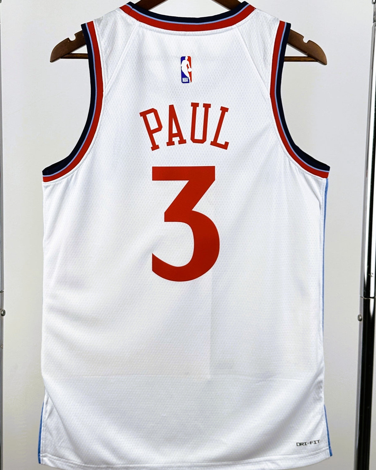 PAUL CHRIS (LAC)