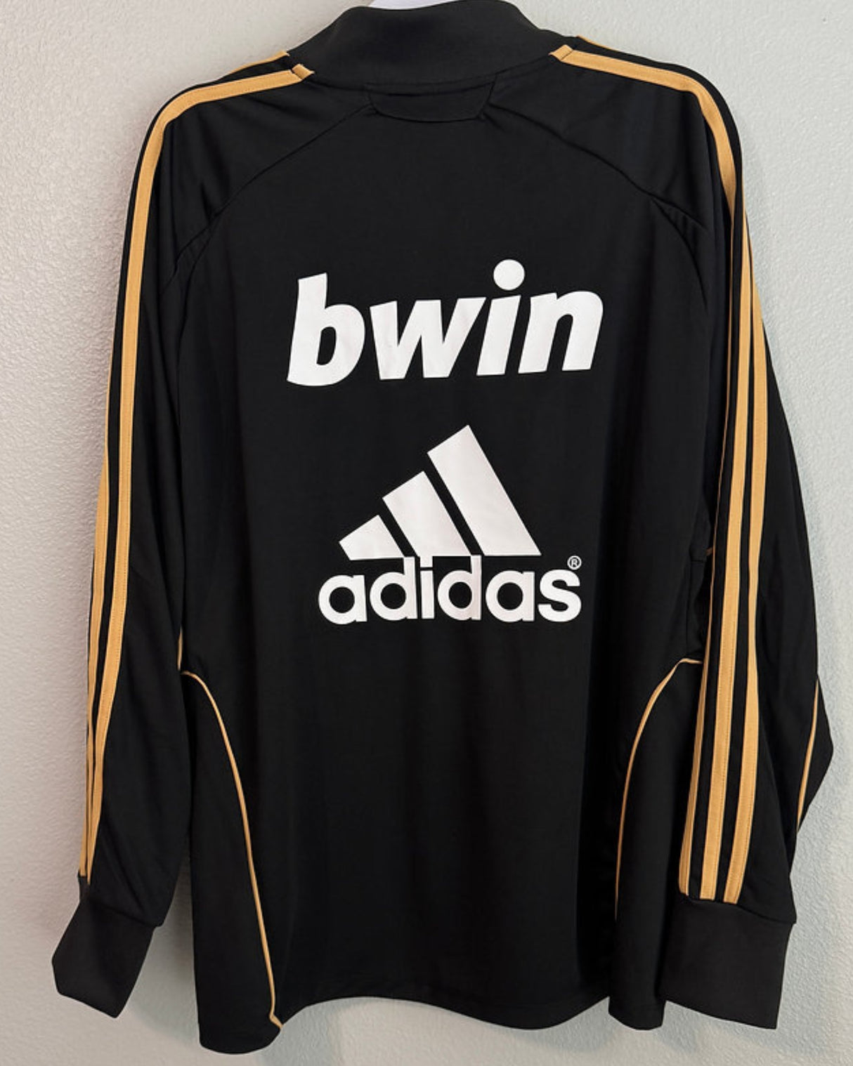REAL MADRID WINDBREAKER (2011-12)