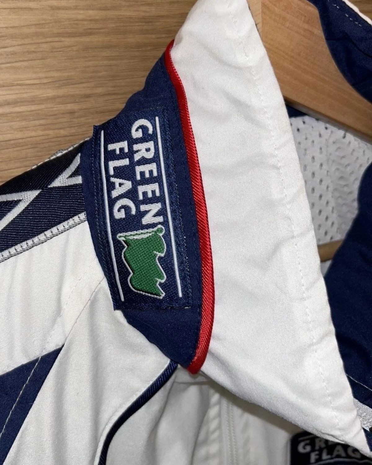 ENGLAND WINDBREAKER (1996-97) - Jersey Legends