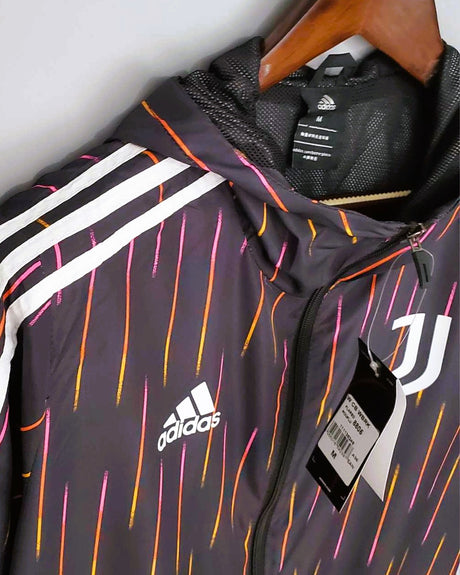 JUVENTUS WINDBREAKER with hoodie (2021-22) - Jersey Legends