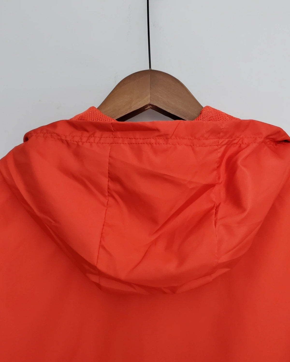 BAYERN MUNCHEN WINDBREAKER with hoodie (2019-20) - Jersey Legends