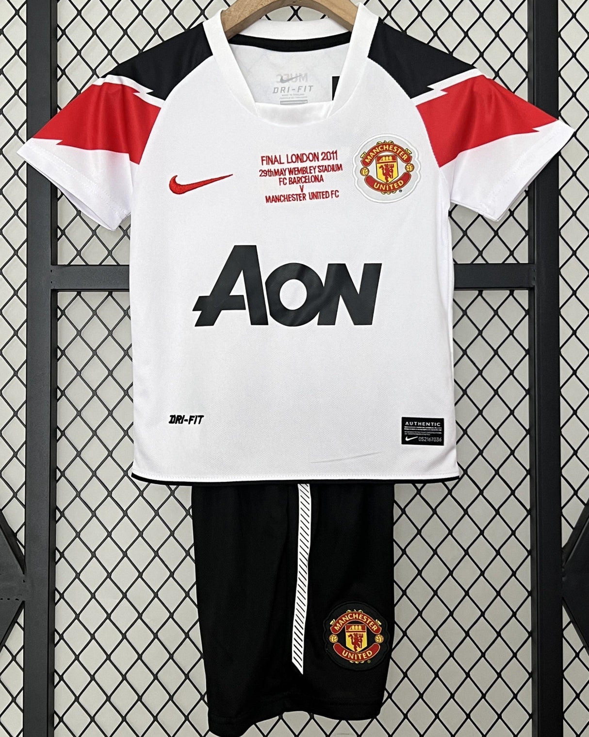 MANCHESTER UNITED kid kit