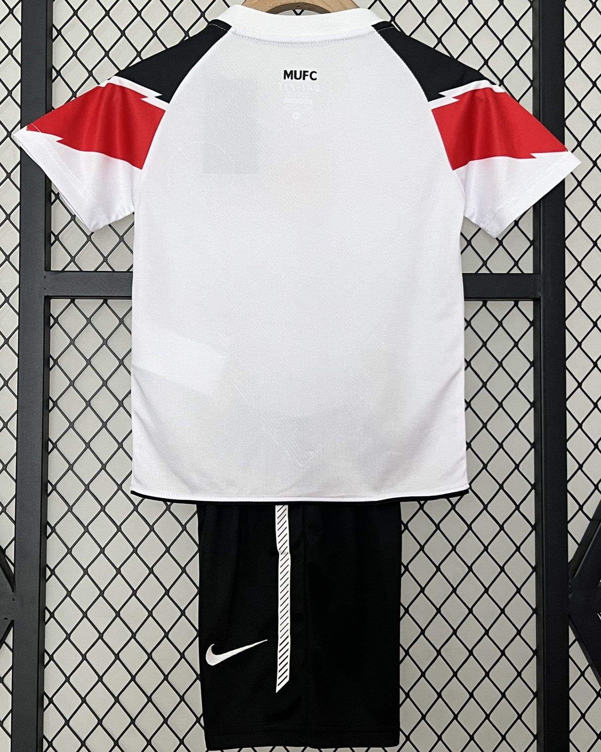 MANCHESTER UNITED kid kit