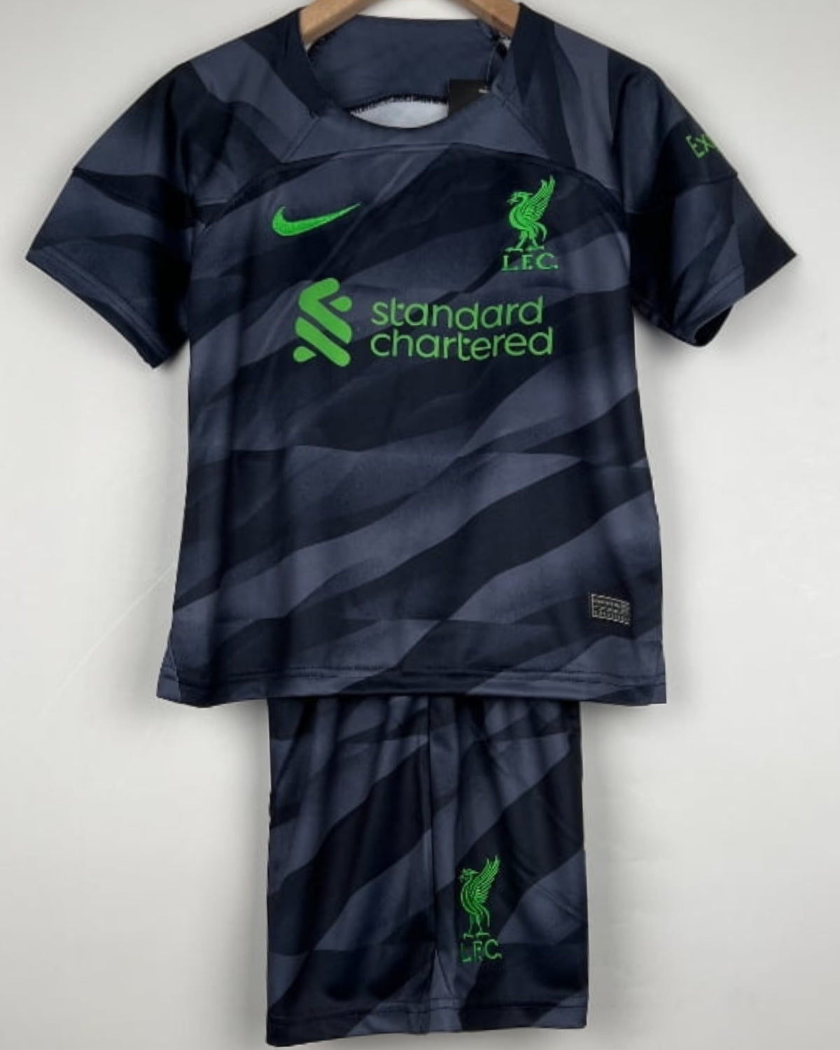LIVERPOOL kid kit
