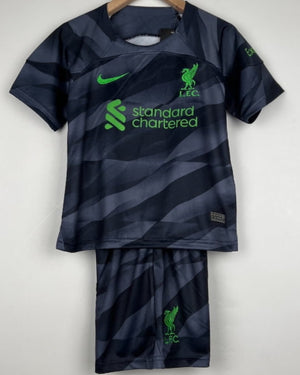 LIVERPOOL kid kit