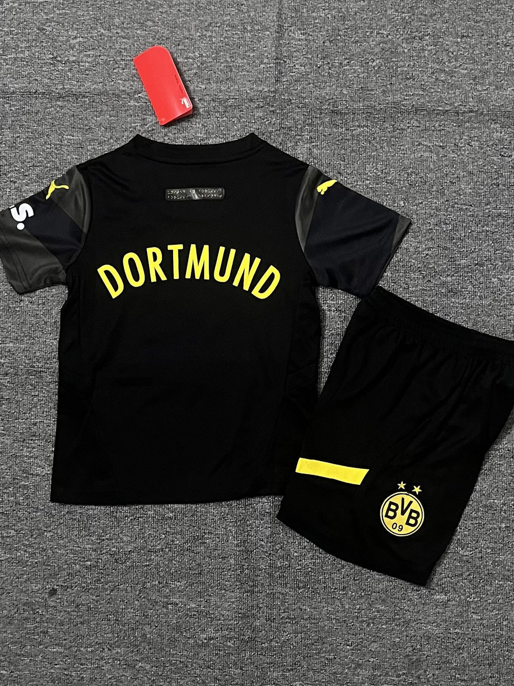 BORUSSIA DORTMUND kid kit