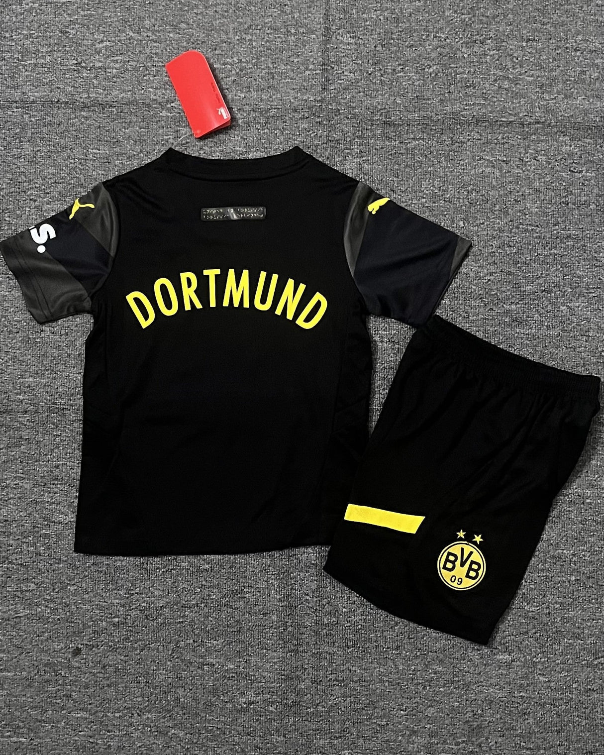 BORUSSIA DORTMUND kid kit