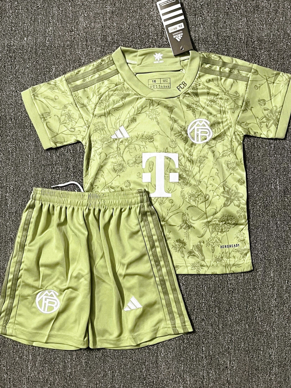 BAYERN MUNCHEN kid kit