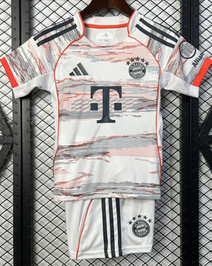 BAYERN MUNCHEN kid kit
