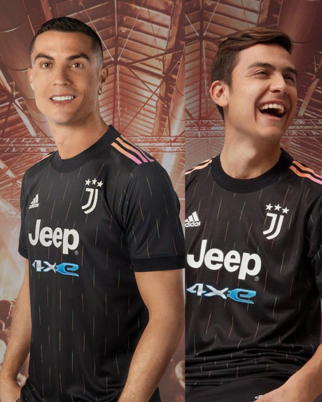 JUVENTUS WINDBREAKER with hoodie (2021-22) - Jersey Legends