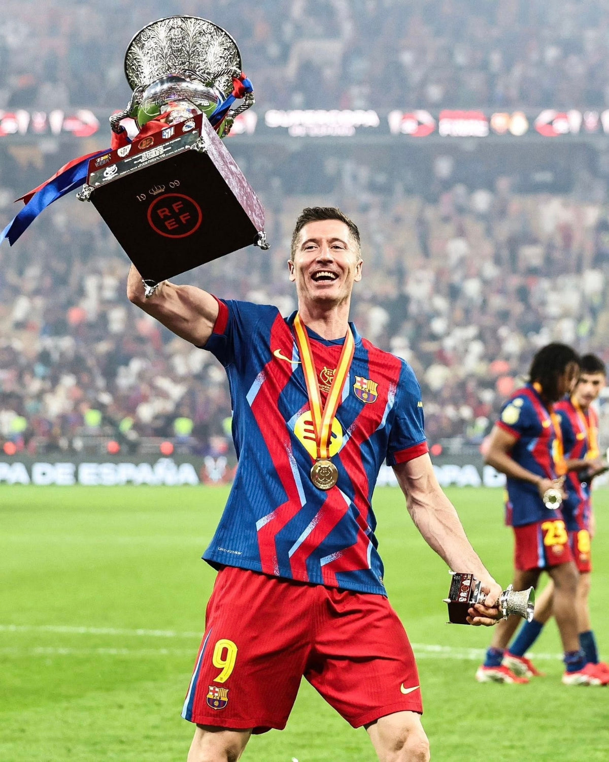 LEWANDOWSKI ROBERT 2025-26 (Bar) - Jersey Legends