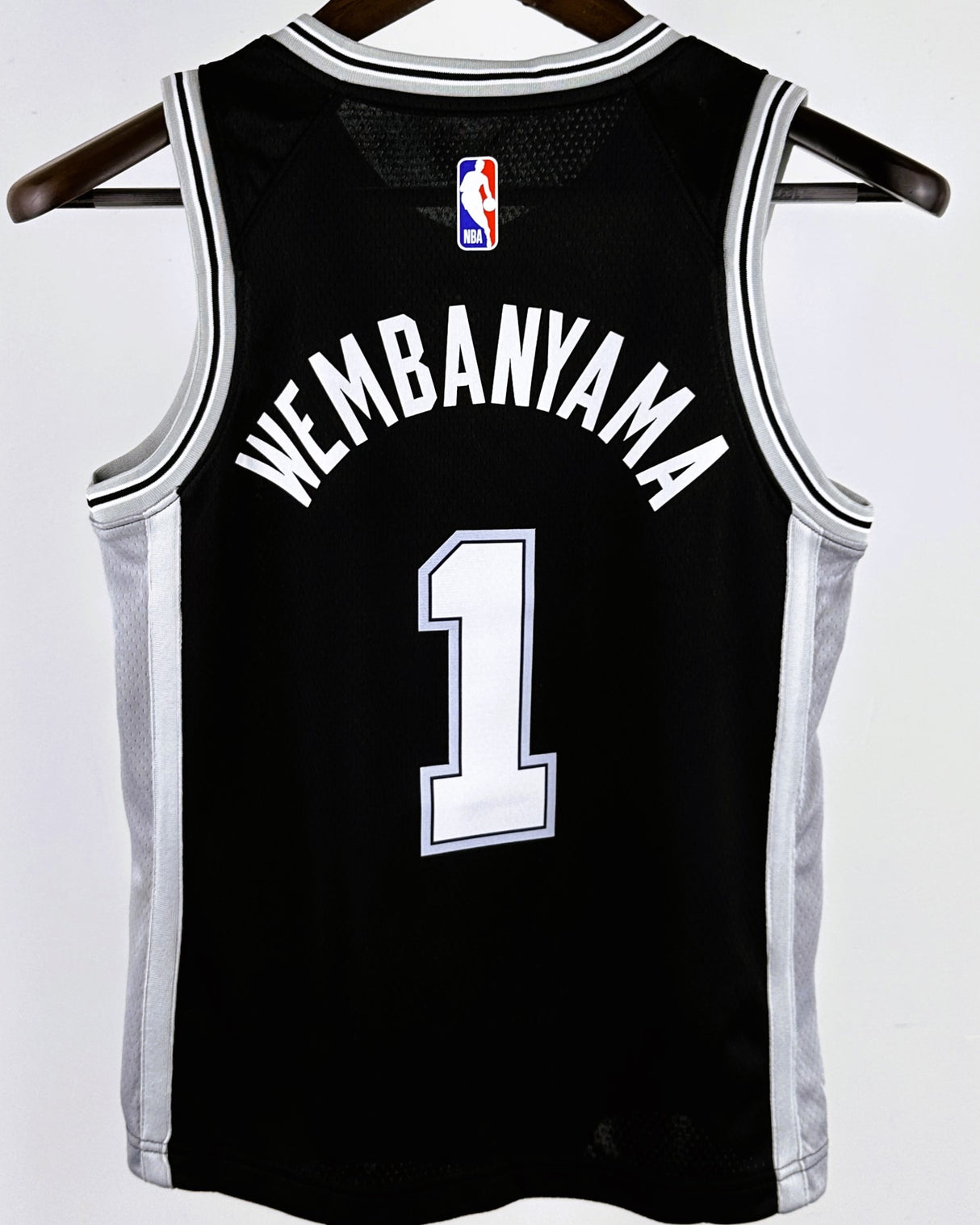 WEMBANYAMA VICTOR (kid jersey)